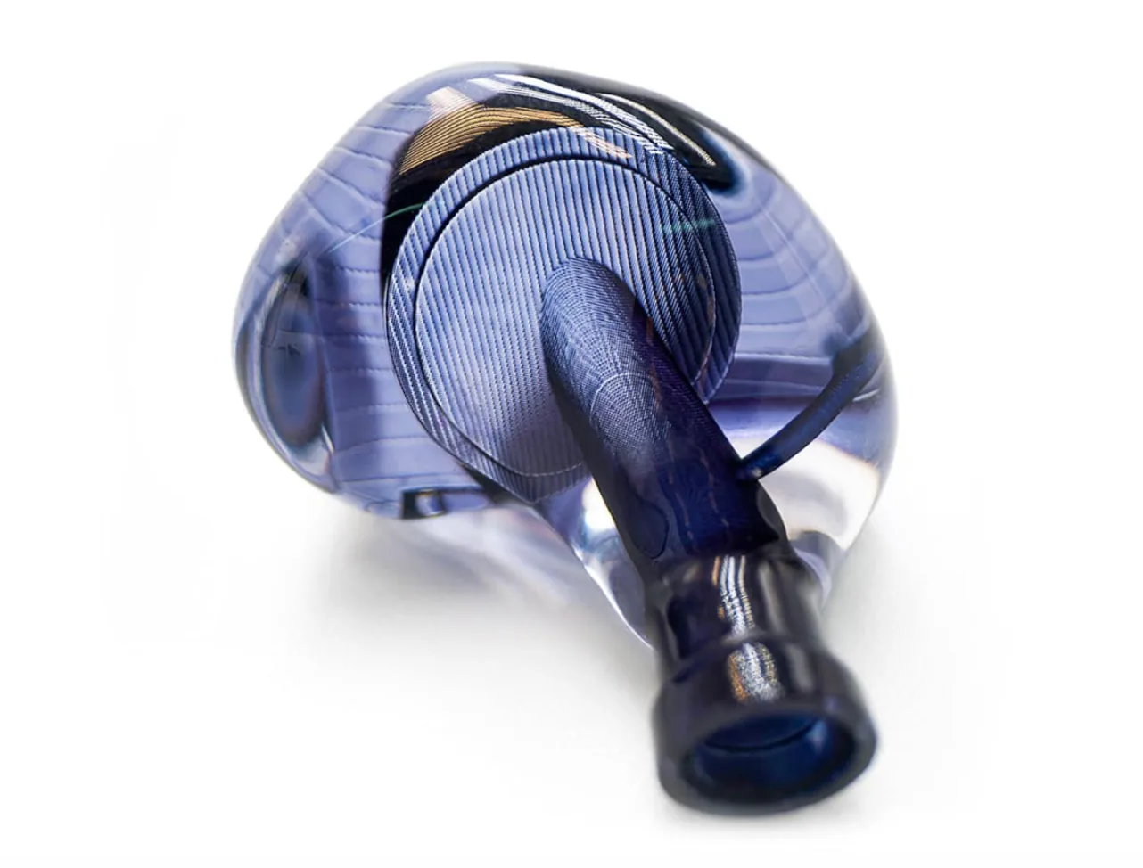 Custom in-ear monitor shape and chamber structure